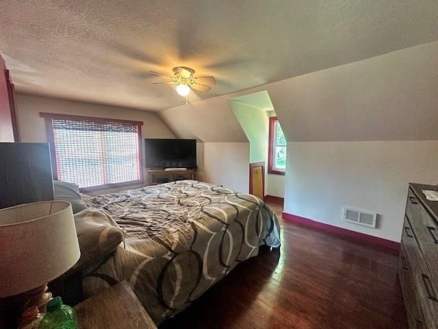 301 W BUTTERNUT STREET, Abbotsford, WI 54405