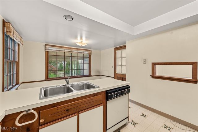 20309 Marian Lane, Rocky River, OH 44116