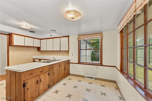 20309 Marian Lane, Rocky River, OH 44116