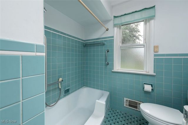 20309 Marian Lane, Rocky River, OH 44116