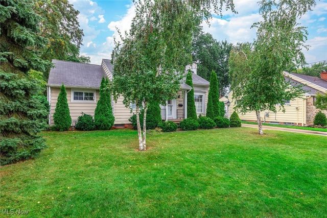 20309 Marian Lane, Rocky River, OH 44116