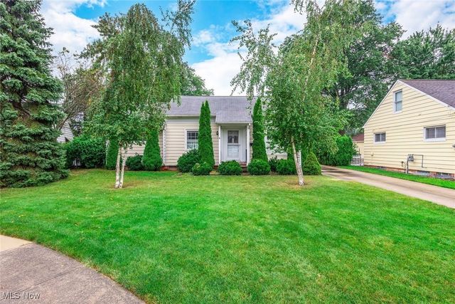 20309 Marian Lane, Rocky River, OH 44116