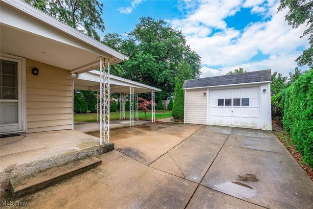 20309 Marian Lane, Rocky River, OH 44116