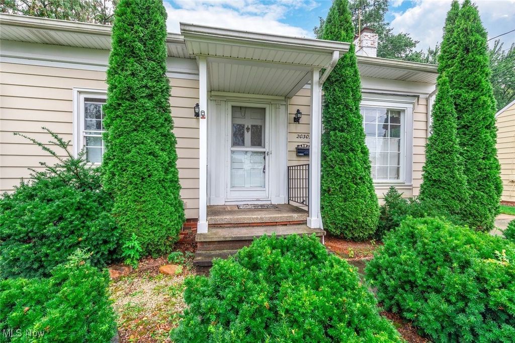 20309 Marian Lane, Rocky River, OH 44116