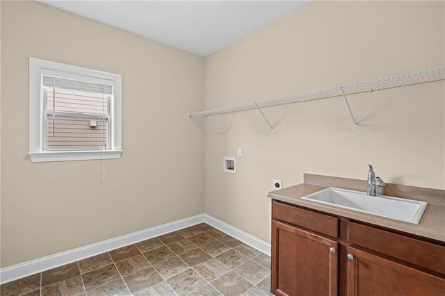 501 La Perla Drive, Sugar Hill, GA 30518