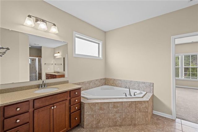 501 La Perla Drive, Sugar Hill, GA 30518