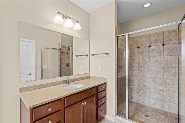 501 La Perla Drive, Sugar Hill, GA 30518