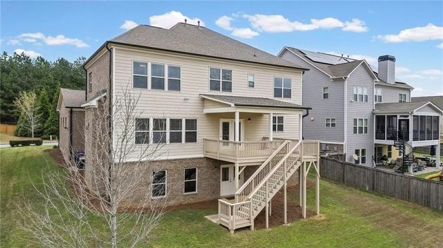 501 La Perla Drive, Sugar Hill, GA 30518