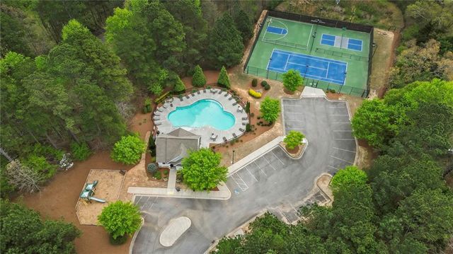 501 La Perla Drive, Sugar Hill, GA 30518