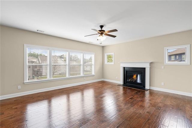 501 La Perla Drive, Sugar Hill, GA 30518