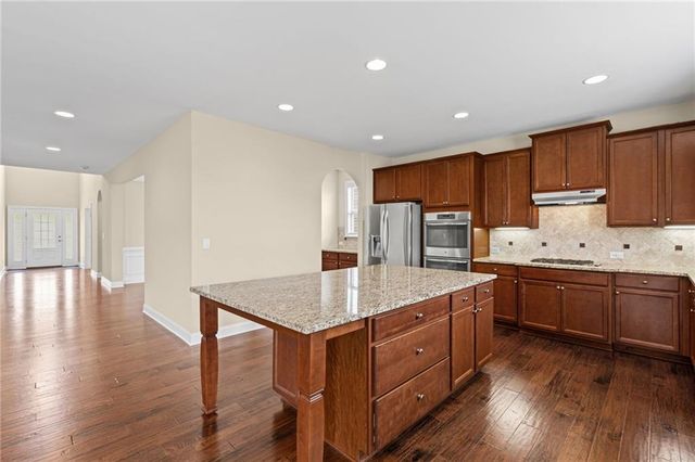 501 La Perla Drive, Sugar Hill, GA 30518