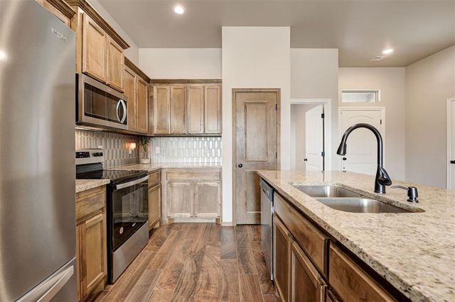 2209 E Grassland Lane, Stillwater, OK 74074