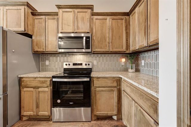 2209 E Grassland Lane, Stillwater, OK 74074