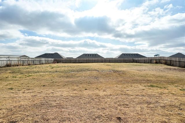 2209 E Grassland Lane, Stillwater, OK 74074