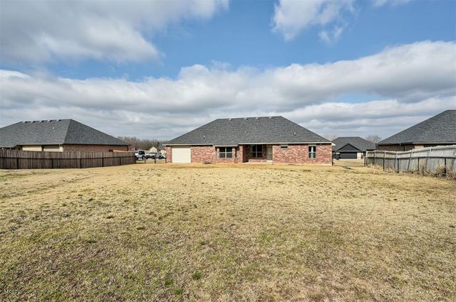 2209 E Grassland Lane, Stillwater, OK 74074