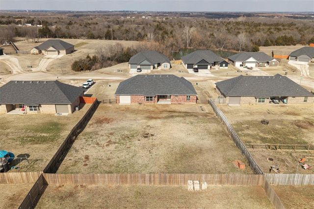 2209 E Grassland Lane, Stillwater, OK 74074