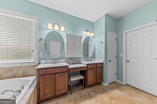 7525 Brookstone Circle, Flowery Branch, GA 30542