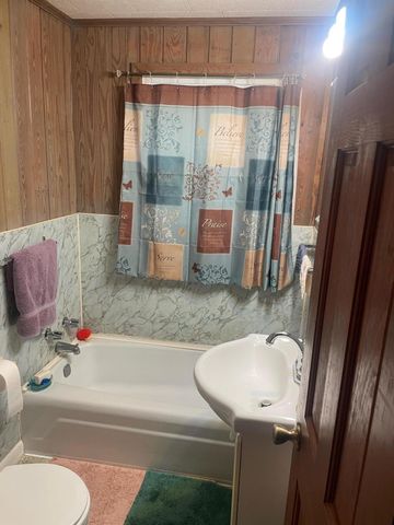 658 W Griffith Avenue, Crestview, FL 32536