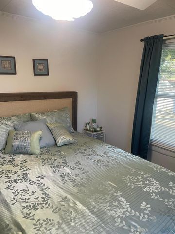 658 W Griffith Avenue, Crestview, FL 32536