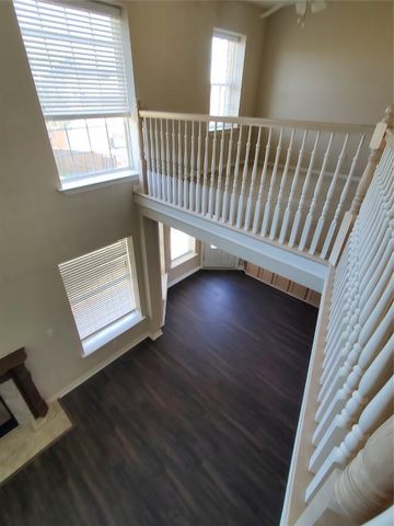 7420 HILLSHIRE, Irving, TX 75063