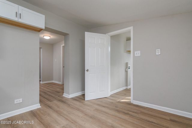 807 BROADWAY STREET, Jefferson City, MO 65101