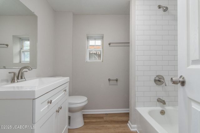 807 BROADWAY STREET, Jefferson City, MO 65101