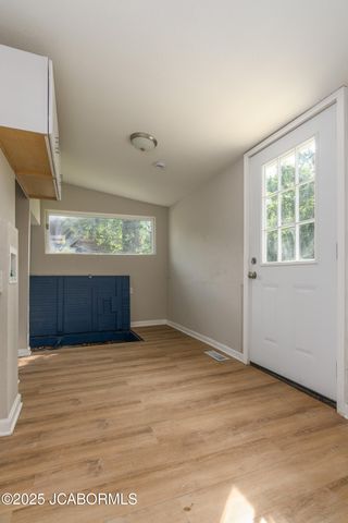 807 BROADWAY STREET, Jefferson City, MO 65101