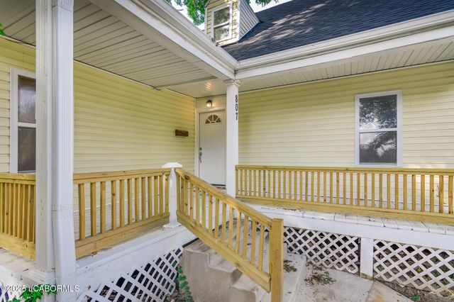 807 BROADWAY STREET, Jefferson City, MO 65101