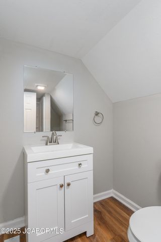 807 BROADWAY STREET, Jefferson City, MO 65101