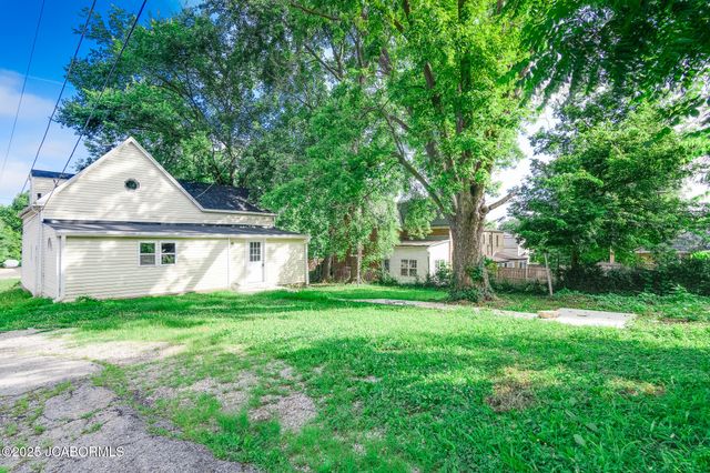 807 BROADWAY STREET, Jefferson City, MO 65101