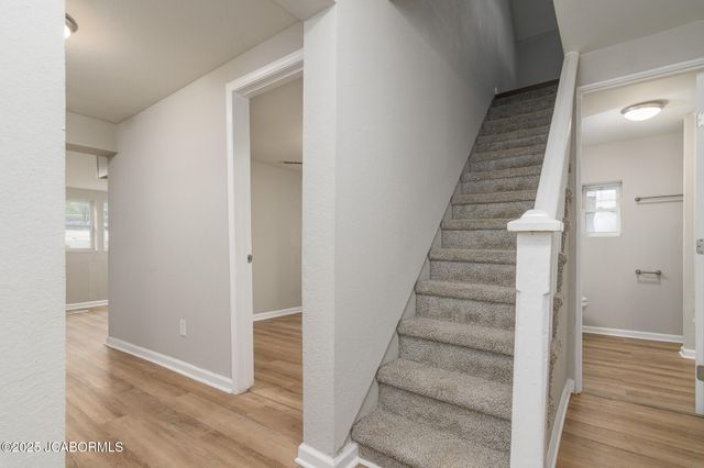 807 BROADWAY STREET, Jefferson City, MO 65101