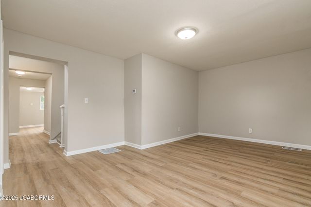 807 BROADWAY STREET, Jefferson City, MO 65101