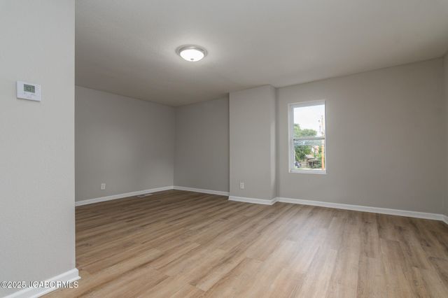 807 BROADWAY STREET, Jefferson City, MO 65101