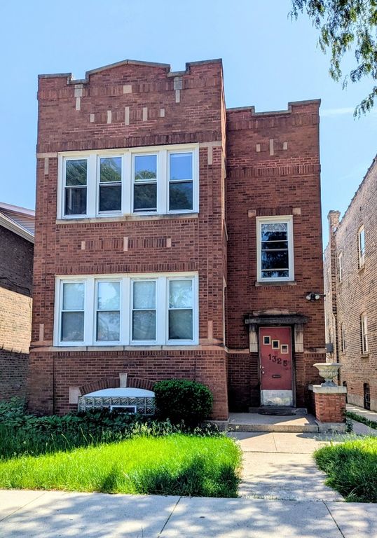 1325 N Long Avenue, Chicago, IL 60651