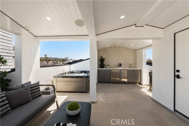 412 Heliotrope, Corona Del Mar (newport Beach), CA 92625