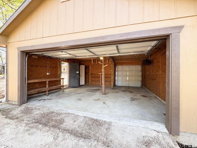 129 Dailey Road, Crockett, TX 75835
