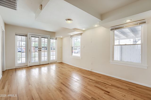 2012 N RICHLAND Street, Phoenix, AZ 85006