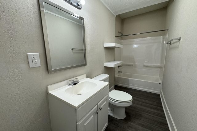 1235 N Prospect Avenue, Springfield, MO 65802