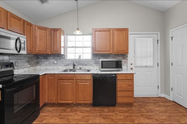 216 Christopher Drive, Nicholasville, KY 40356