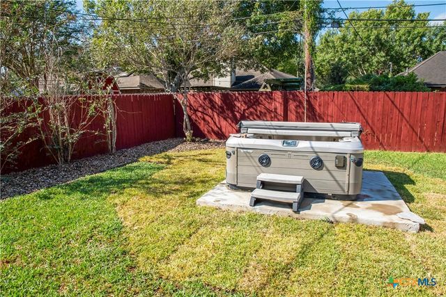 303 Bridle Lane, Victoria, TX 77904