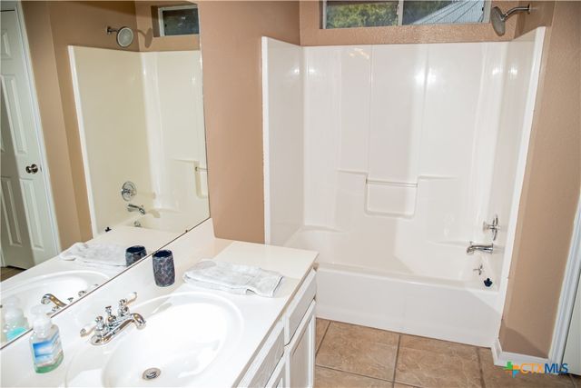 303 Bridle Lane, Victoria, TX 77904