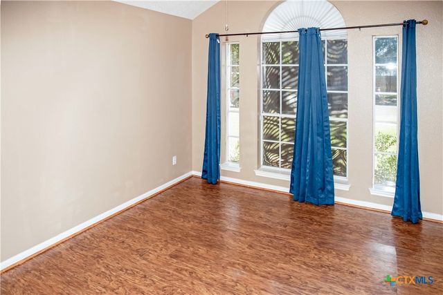 303 Bridle Lane, Victoria, TX 77904