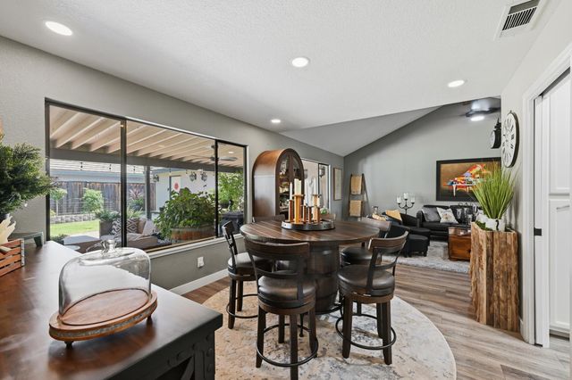 3737 Sweetwater Dr, Rocklin, CA 95677