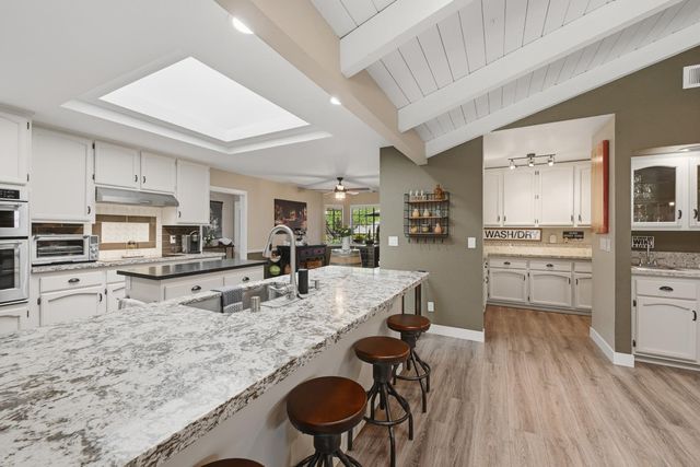 3737 Sweetwater Dr, Rocklin, CA 95677