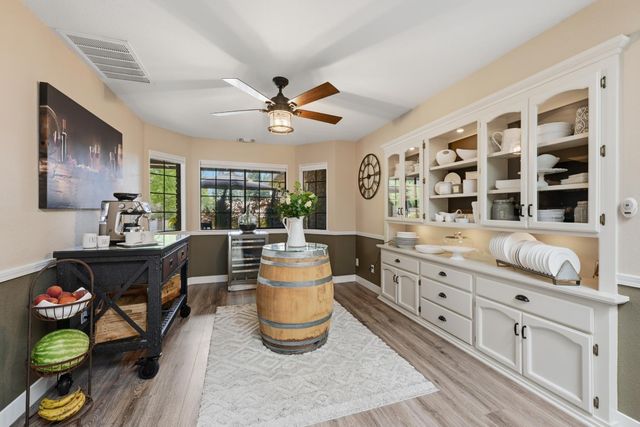 3737 Sweetwater Dr, Rocklin, CA 95677