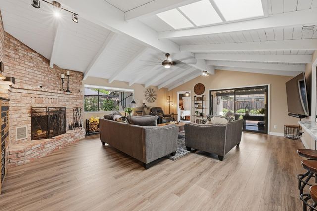 3737 Sweetwater Dr, Rocklin, CA 95677