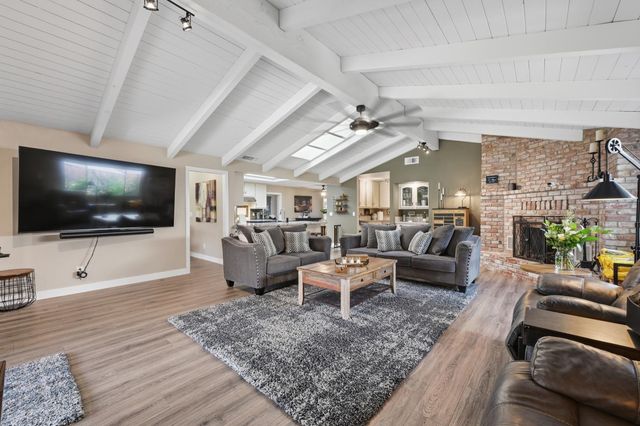 3737 Sweetwater Dr, Rocklin, CA 95677