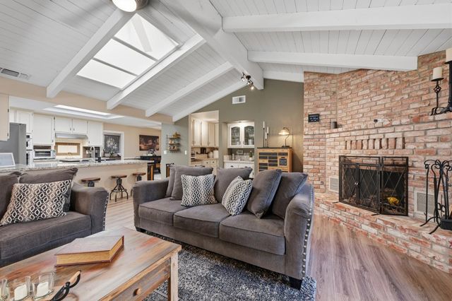 3737 Sweetwater Dr, Rocklin, CA 95677