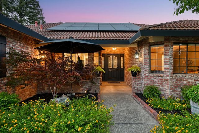 3737 Sweetwater Dr, Rocklin, CA 95677