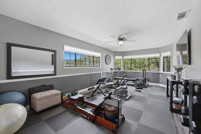 3737 Sweetwater Dr, Rocklin, CA 95677